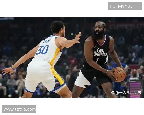 2021年勇士与快船激战回顾两队巅峰对决的精彩瞬间与战术分析