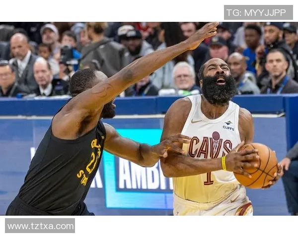 广东体育勇士对决骑士NBA赛场激情碰撞引发热血对抗 广东体育勇士对决骑士NBA赛场激情碰撞引发热血对抗